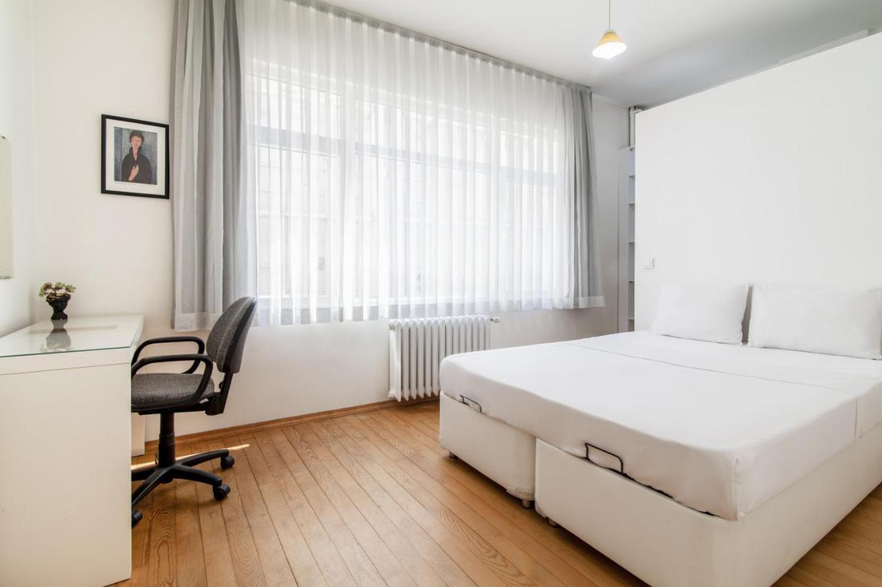 Apartment Cozy Flat In Beyoglu Near Public Transportation Istanbul